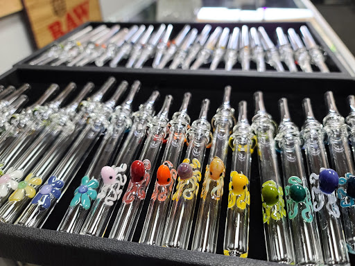 Tobacco Shop «Lifestyle Smoke Shop», reviews and photos, 712 S US Hwy 17 92, Longwood, FL 32750, USA