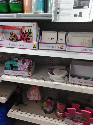 Discount Store «Dollar General», reviews and photos, 2239 Woodson Rd, Overland, MO 63114, USA