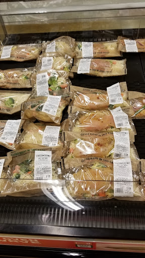 Grocery Store «Fresh Thyme Farmers Market- Naperville», reviews and photos, 790 Royal St George Dr, Naperville, IL 60563, USA