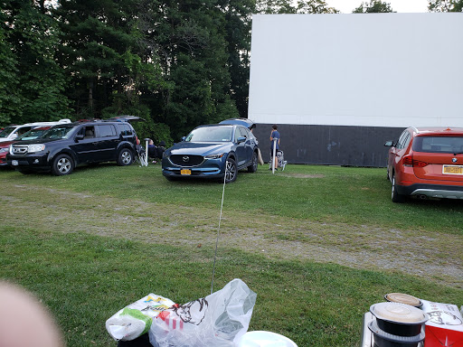 Drive-in Movie Theater «Overlook Drive-In Theatre», reviews and photos, 126 De Garmo Rd, Poughkeepsie, NY 12601, USA