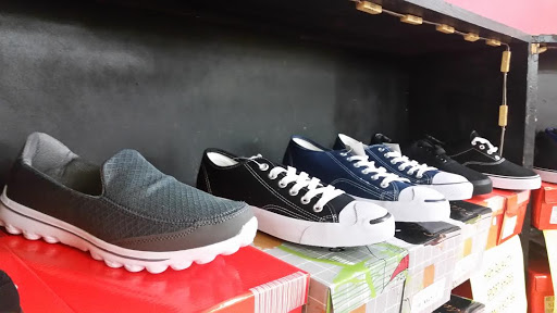 Shoe Store «Footsies Shoe Warehouse», reviews and photos, 1077 Baker St, Costa Mesa, CA 92626, USA