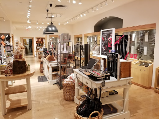 Kitchen Supply Store «Williams-Sonoma», reviews and photos, 9722 Great Hills Trail #150, Austin, TX 78759, USA