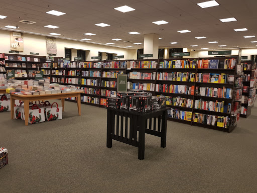 Book Store «Barnes & Noble», reviews and photos, 5755 N Bayshore Dr, Glendale, WI 53217, USA