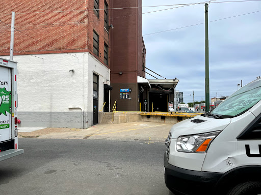Truck Rental Agency «U-Haul Moving & Storage of South Philadelphia», reviews and photos, 1015-25 S 12th St, Philadelphia, PA 19147, USA