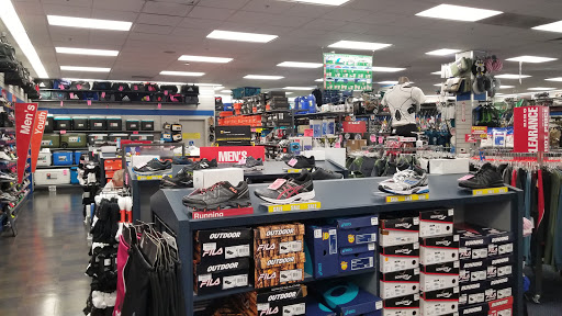 Sporting Goods Store «Big 5 Sporting Goods», reviews and photos, 11975 SW Canyon Rd, Beaverton, OR 97005, USA