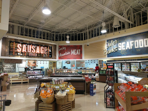 Grocery Store «Lowes Foods of Apex», reviews and photos, 5400 Apex Peakway, Apex, NC 27502, USA