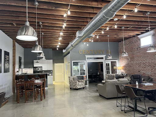 Real Estate Agency «CENTURY 21 Myers Realty», reviews and photos, 304 E Park St, Auburndale, FL 33823, USA