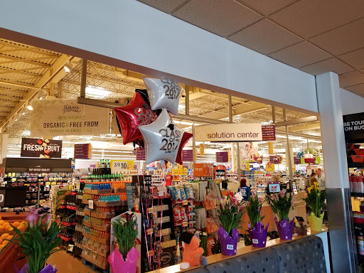 Grocery Store «Super Stop & Shop», reviews and photos, 600 Kinderkamack Rd, Emerson, NJ 07630, USA