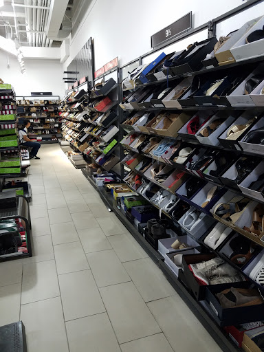 Department Store «Saks OFF 5TH», reviews and photos, 300 Canal St, Somerville, MA 02145, USA