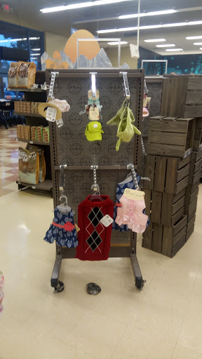 Pet Supply Store «Petco Animal Supplies», reviews and photos, 210 Nut Tree Pkwy, Vacaville, CA 95687, USA