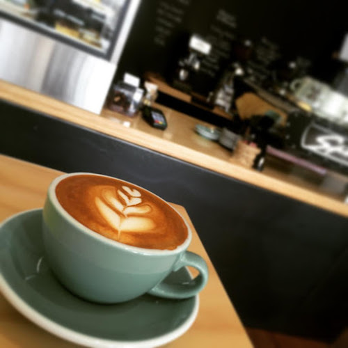 Reviews of Laroma Espresso Bar in Hamilton - Pub
