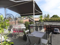 Atmosphère du Restaurant français Hôtel Restaurant Le Pont Napoléon à Moissac - n°18