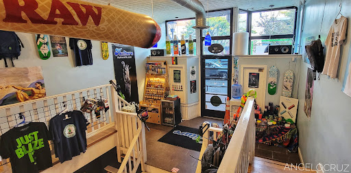 Clothing Store «Kulture Smoke and Vape Downtown», reviews and photos, 2 1/2 N 18th St, Richmond, VA 23223, USA