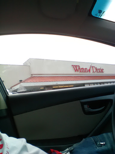 Grocery Store «Winn-Dixie», reviews and photos, 5802 54th Ave N, Kenneth City, FL 33709, USA