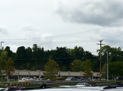 Chicks & Hens, 3150 Erie Blvd E, Syracuse, NY 13214, USA, 