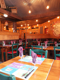 Atmosphère du Restaurant Bodega Es Tapa Ti à Mondeville - n°11