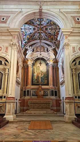 Avaliações doIgreja da Misericórdia - Centro de Diálogo Intercultural de Leiria em Leiria - Escola de dança