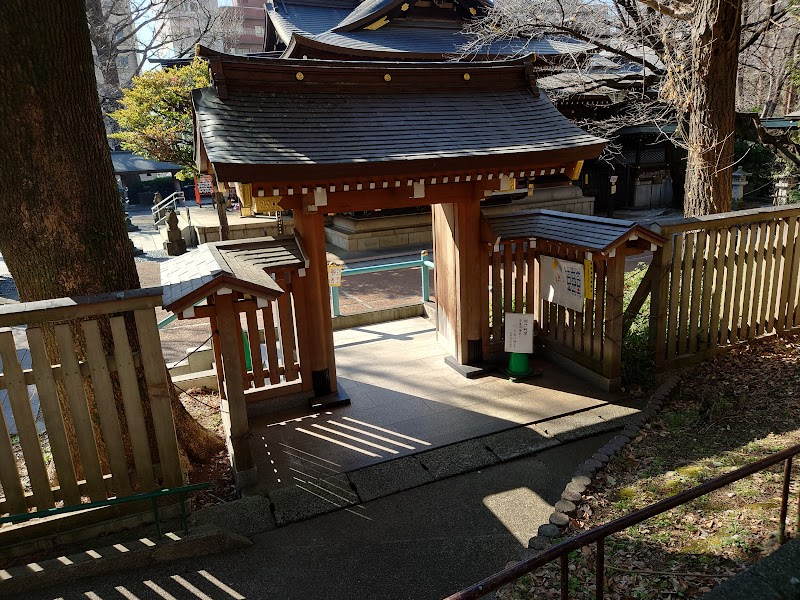 十二社熊野神社 東神門
