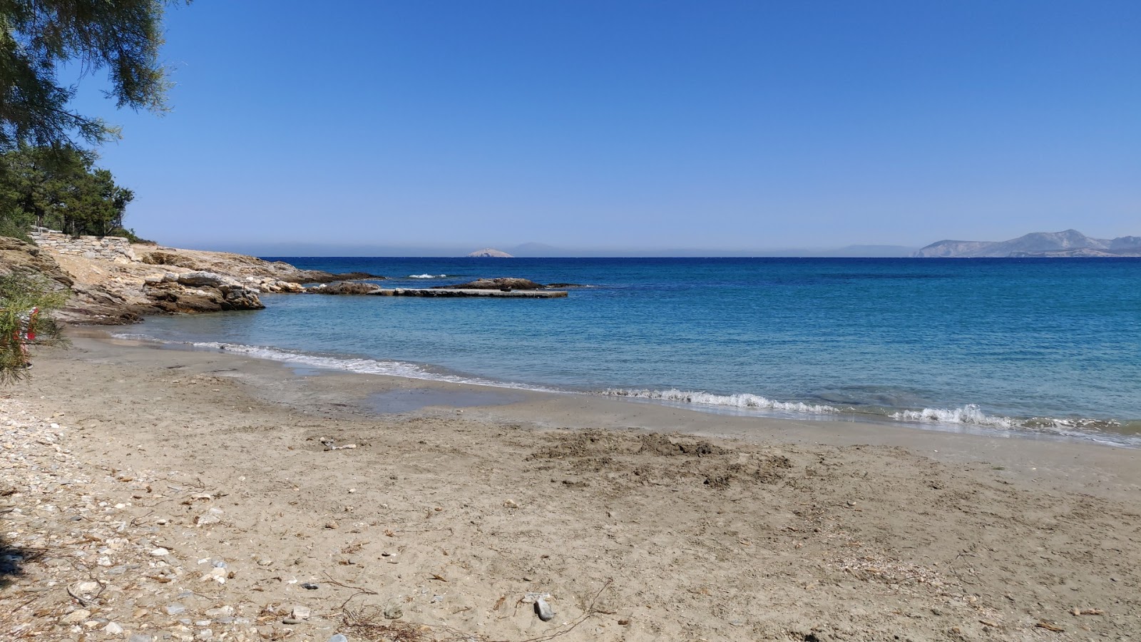 Fotografija Marathitis beach z majhen zaliv