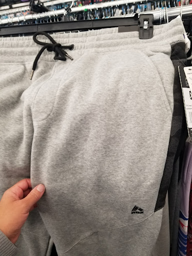 Clothing Store «Ross Dress for Less», reviews and photos, 640 Concar Dr, San Mateo, CA 94402, USA