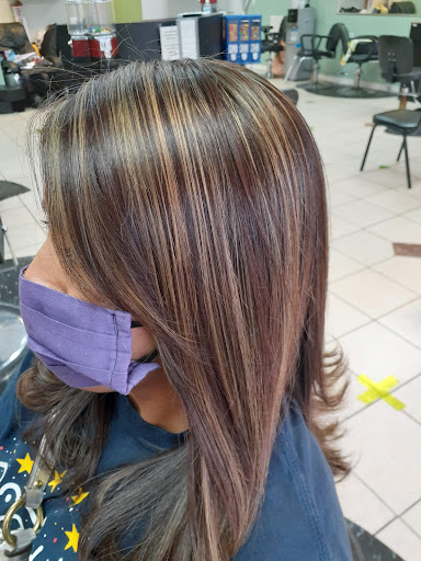 Beauty Salon «Kary Elys Hair Salon», reviews and photos, 111 N 6th St, Conroe, TX 77301, USA