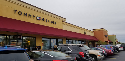 Shopping Mall «Johnson Creek Premium Outlets», reviews and photos, 575 Linmar Ln, Johnson Creek, WI 53038, USA