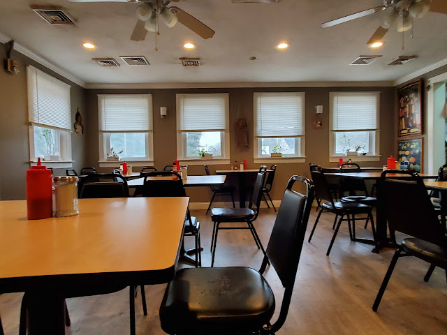 Sly Fox Den Too Charlestown by null