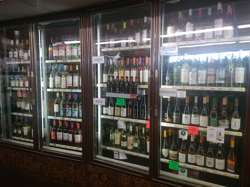 Liquor Store «Davis Liquor Outlet», reviews and photos, 1406 N Waco Ave, Wichita, KS 67203, USA
