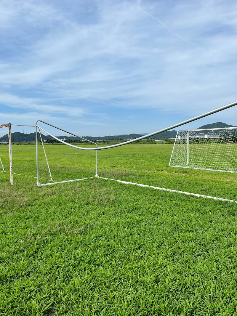 高梁川河川敷グランド サッカー