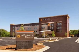 La Quinta Inn & Suites by Wyndham Braselton image