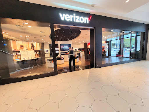 Cell Phone Store «Verizon», reviews and photos, 5094 N Montclair Plaza Ln, Montclair, CA 91763, USA