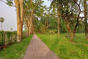 Chandrima Udyan Walkway image