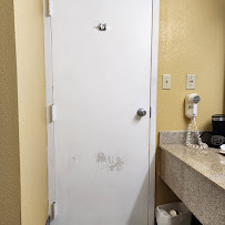 Days Inn & Suites by Wyndham Johnson City - Photo 4 - Car repair in Johnson City, TN, Johnson City