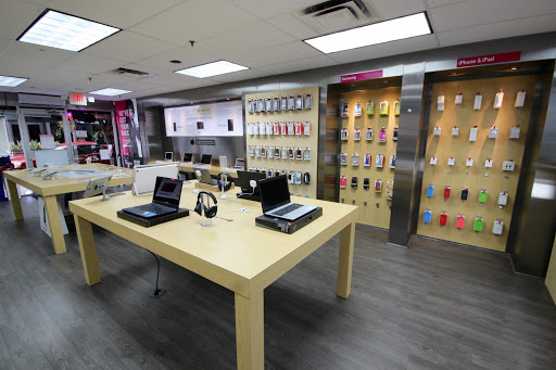 Electronics Store «I-Town Store», reviews and photos, 217 SE 1st St, Miami, FL 33131, USA