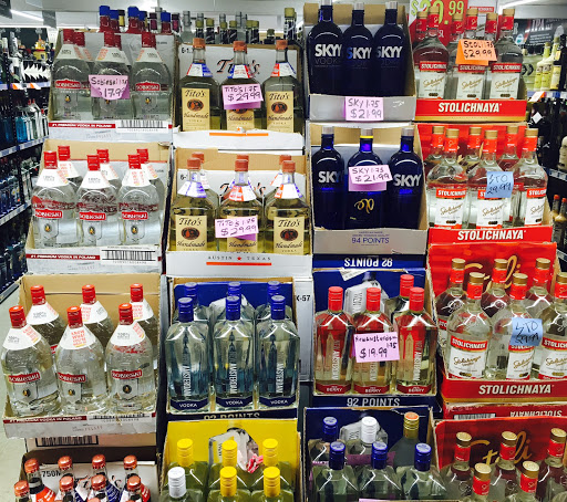 Liquor Store «Valley Plaza Discount Liquor», reviews and photos, 43 Main St, South Grafton, MA 01560, USA