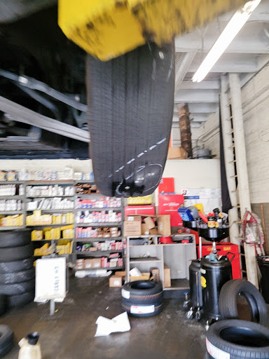 Tire Shop «Firestone Complete Auto Care», reviews and photos, 6530 Van Nuys Blvd, Van Nuys, CA 91401, USA