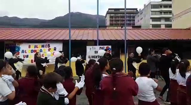 Escuela Católica Manuel Tobar - Quito