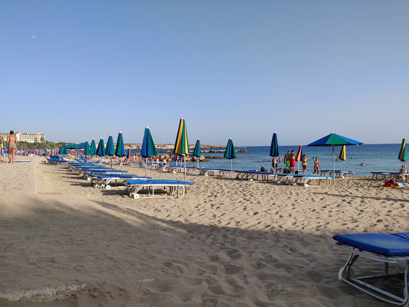 Foto di Laourou beach e l'insediamento
