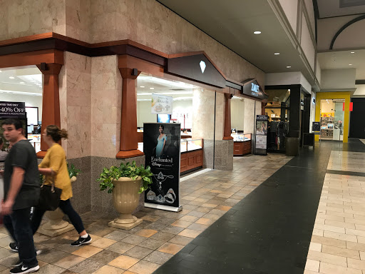 Jewelry Store «Zales - The Diamond Store», reviews and photos, 6020 82nd St, Indianapolis, IN 46250, USA