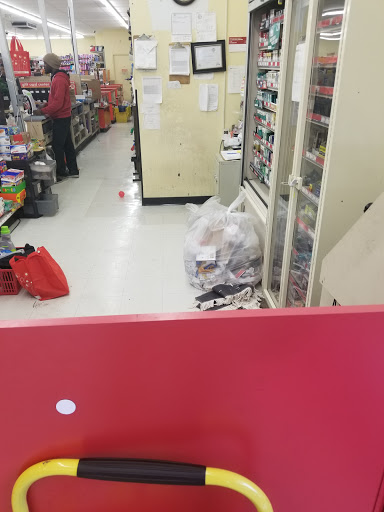 Dollar Store «FAMILY DOLLAR», reviews and photos, 930 N 27th St, Milwaukee, WI 53208, USA