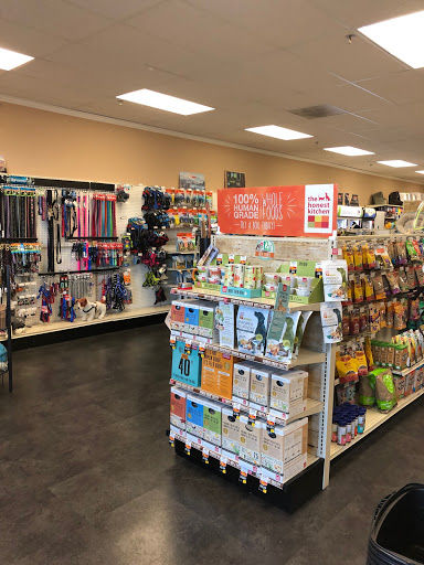 Pet Supply Store «Pet Pros Lakeland in Auburn», reviews and photos, 1404 Lake Tapps Pkwy E, Auburn, WA 98092, USA