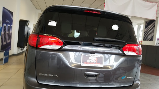 Car Dealer «South Chicago Dodge Chrysler Jeep», reviews and photos, 7340 S Western Ave, Chicago, IL 60636, USA