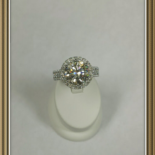 Jewelry Store «Lustig Jewelers», reviews and photos, 281 W Townline Rd, Vernon Hills, IL 60061, USA