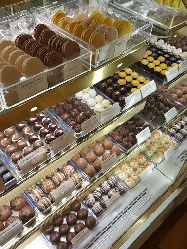 Shopping Mall «Westfield Oakridge», reviews and photos, 925 Blossom Hill Road, San Jose, CA 95123, USA