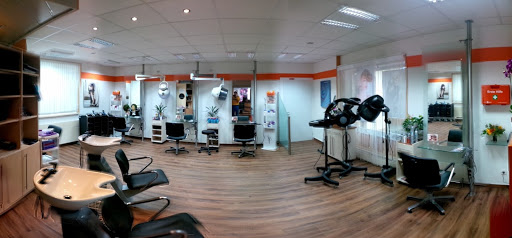 Hair & More - Inh. Marion Schuchnig In Vorstadt