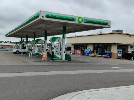 BP, 13101 Main St, Rogers, MN 55374, USA, 