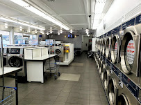 Holiday Laundromat 24hr Coin Op & Wash/Dry/Fold - Photo 3 - Car repair in Kenosha, WI, Racine