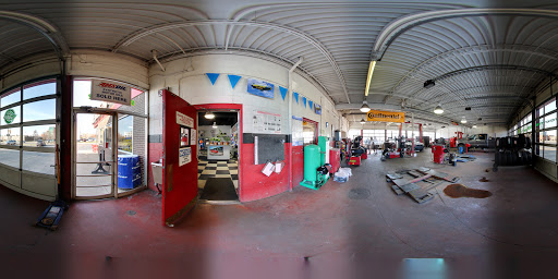 Tire Shop «Leslie Tire», reviews and photos, 144 Northbound Gratiot Ave, Mt Clemens, MI 48043, USA