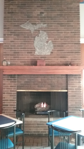 Food and Drink «The Double D Bar & Grill», reviews and photos, 240 N River Rd, Mt Clemens, MI 48043, USA