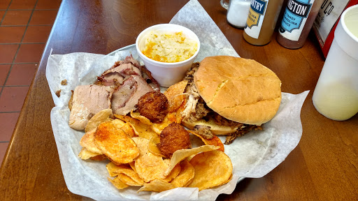 Barbecue Restaurant «Red Hub Food Co.», reviews and photos, 202 10th St NW, Charlottesville, VA 22903, USA